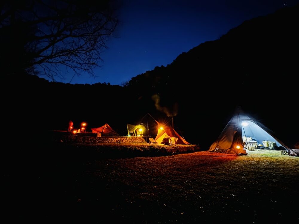 3シーズンといっても、春や秋の朝晩のキャンプ場は冷え込むことがあります。