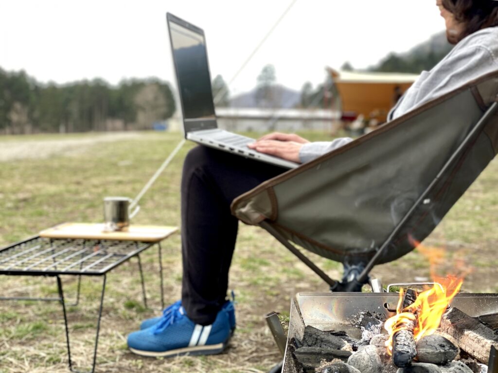 ローチェアは体への負担が掛かることがある。