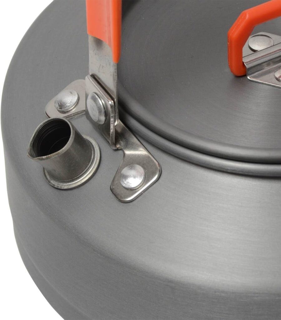 注ぎ口は、快適な流水を生むための設計が考えられています。