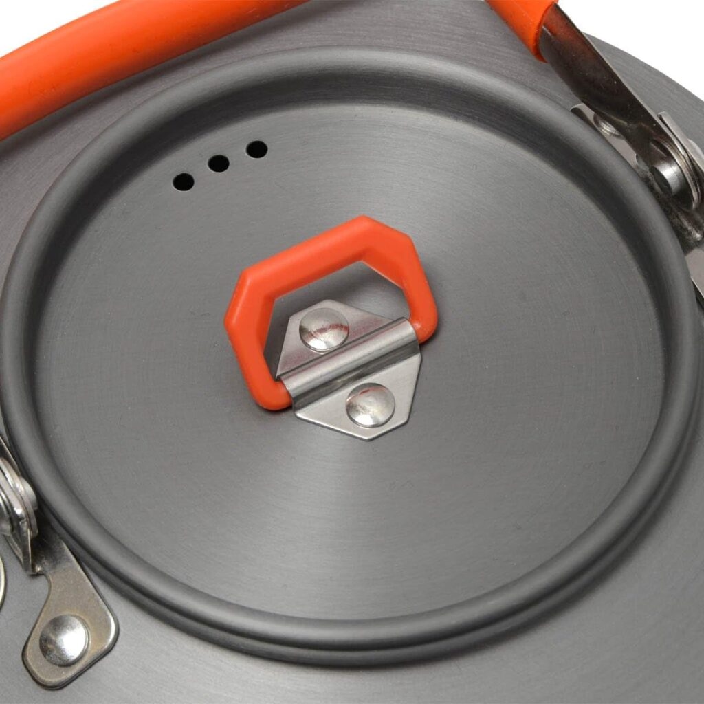 DUG（ダグ）のバックパッカーケトルのフタとハンドルには、シリコンカバーを付属します。