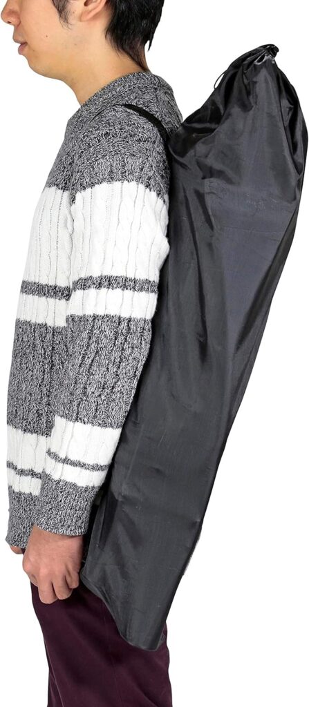 ロースタイルイージーチェアには、持ち運びと収納に便利な専用ケースを付属する。