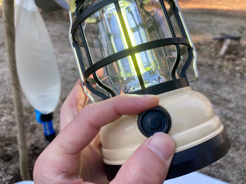 ダイソーの調光機能付ランタンの調光ダイヤルです。