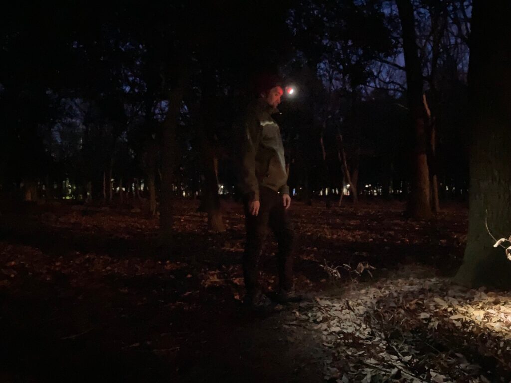 ヘッドライト ワイド&スポットの弱点灯約30(h)で、ワイド調光