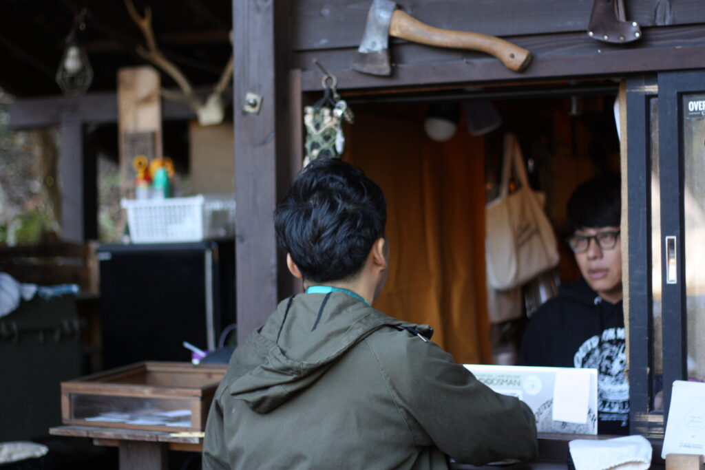 キャンプ場スタッフが常駐している。