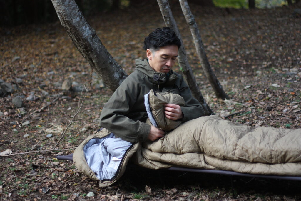 ソロテント + 寝袋セット　初心者向け テント 簡易 マルチテント 一人用 設営簡単 ロープ付き 寝袋 防災