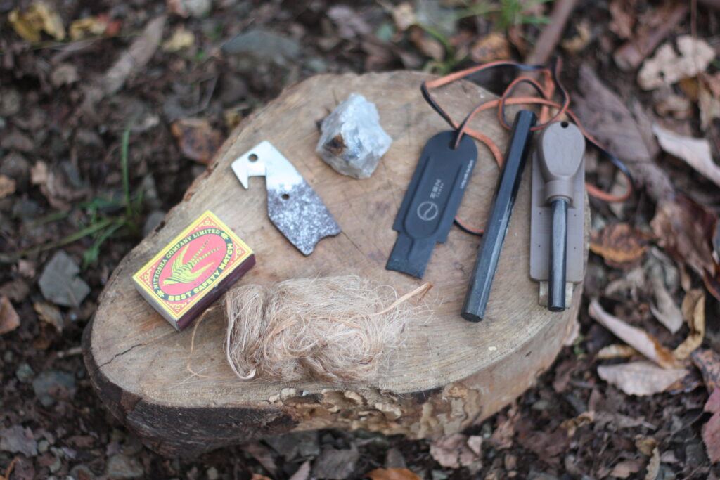 筆者の火起こし道具たち