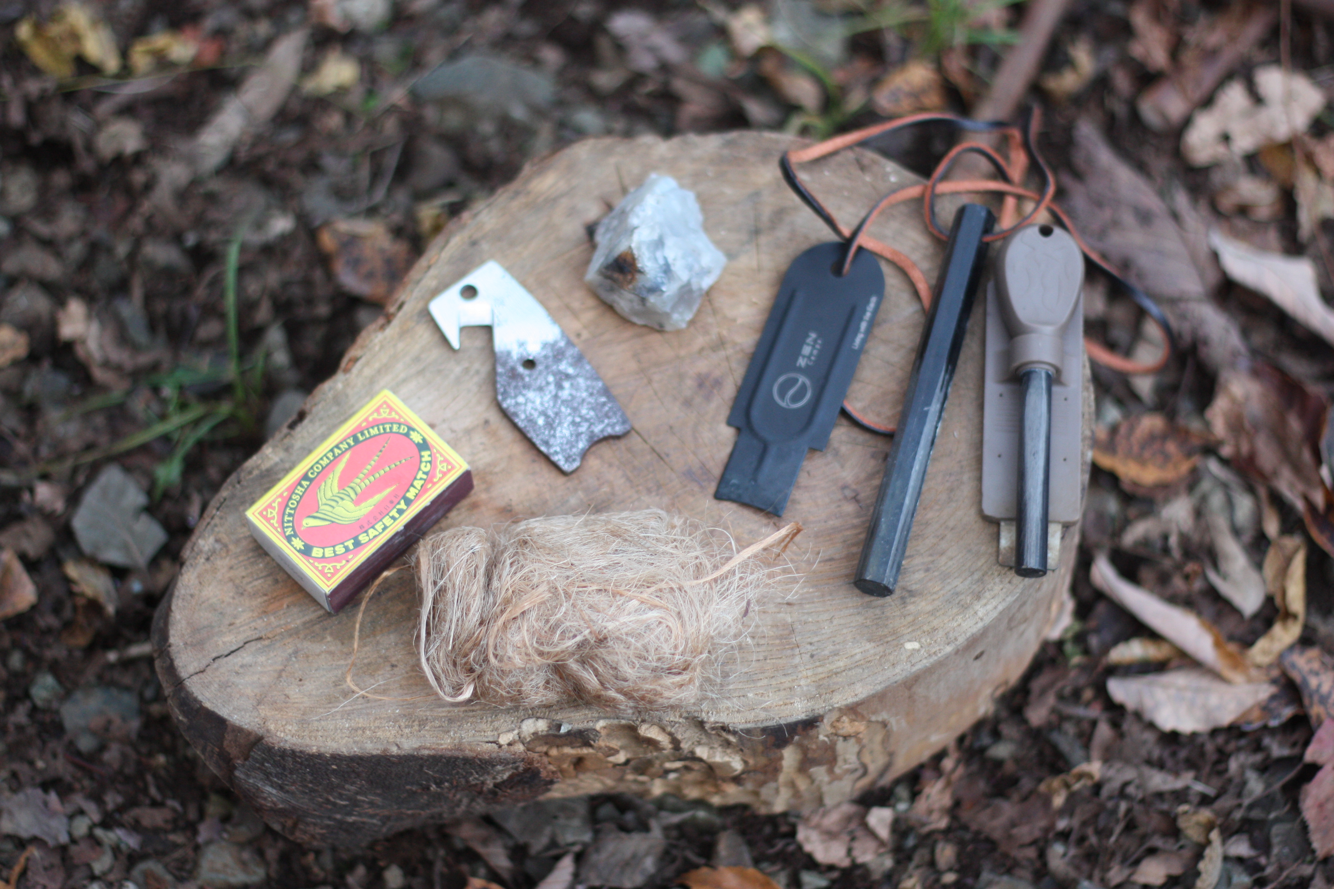 筆者の火起こし道具たち