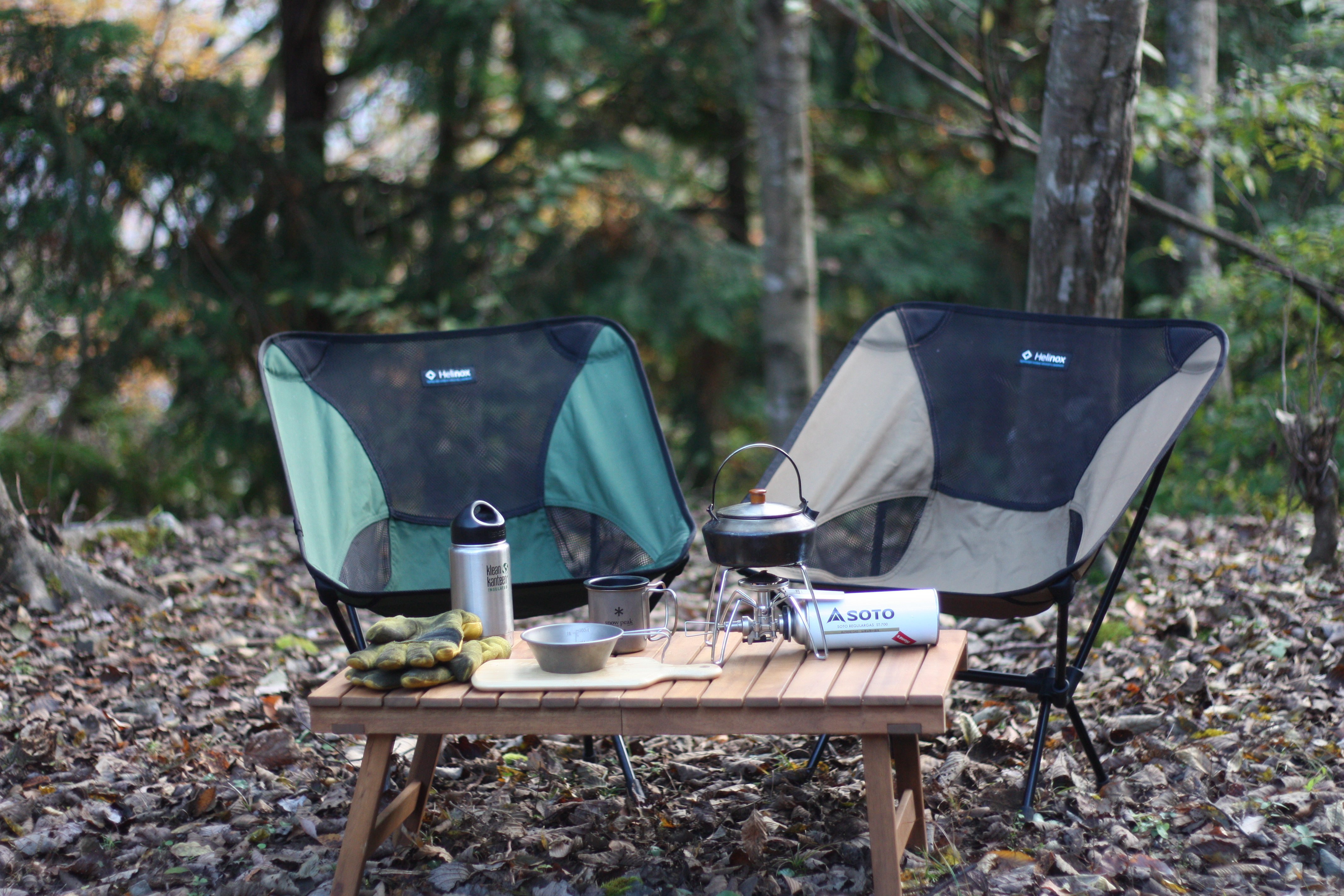 ソロキャンプ向けのローチェアは、軽量でコンパクトがおすすめ。