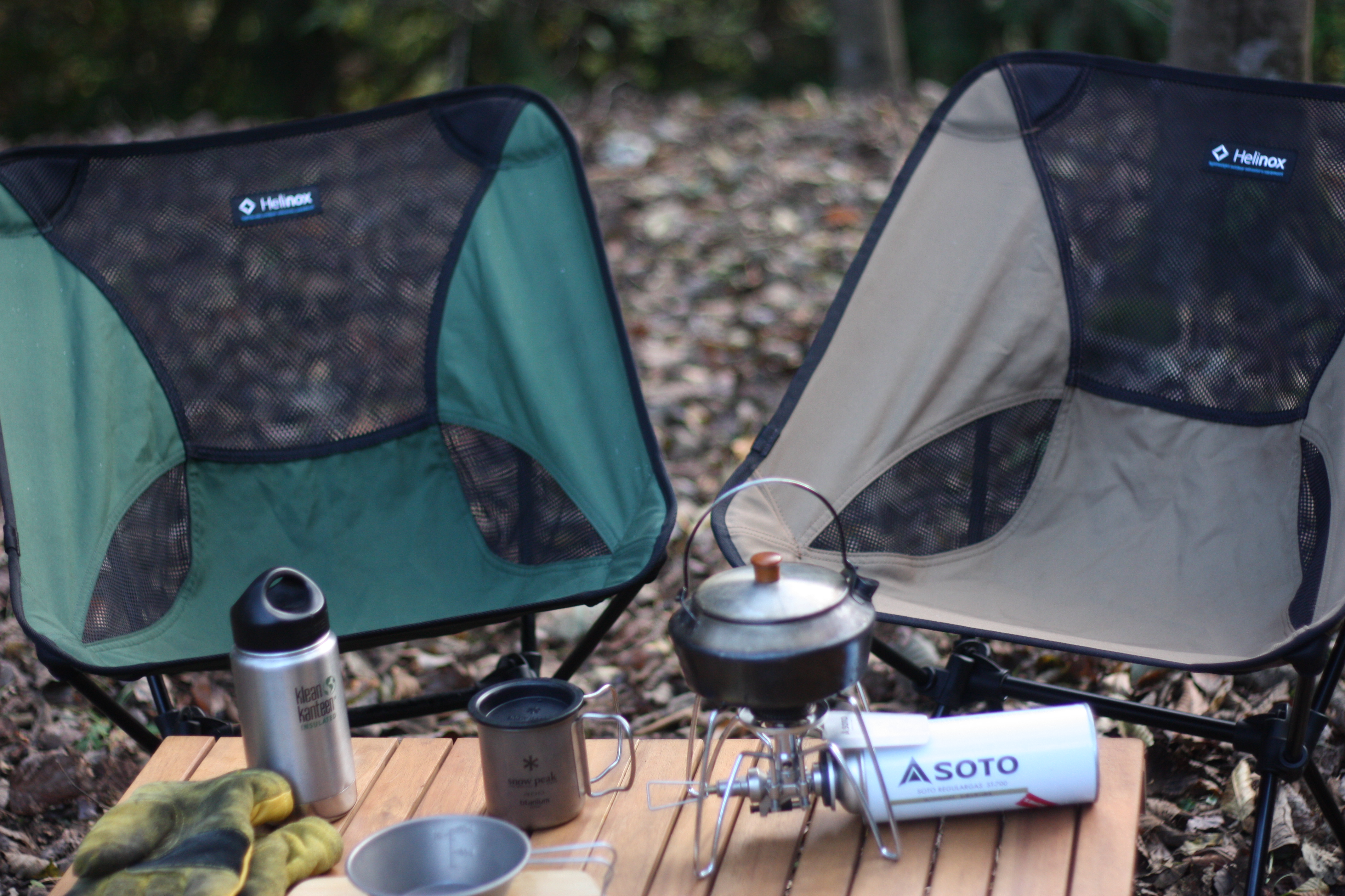 ソロキャンプは、軽量でコンパクトなテーブルがおすすめ。