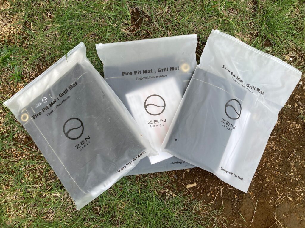 ZENCampsの焚き火専用シートには、専用の収納袋を付属する。
