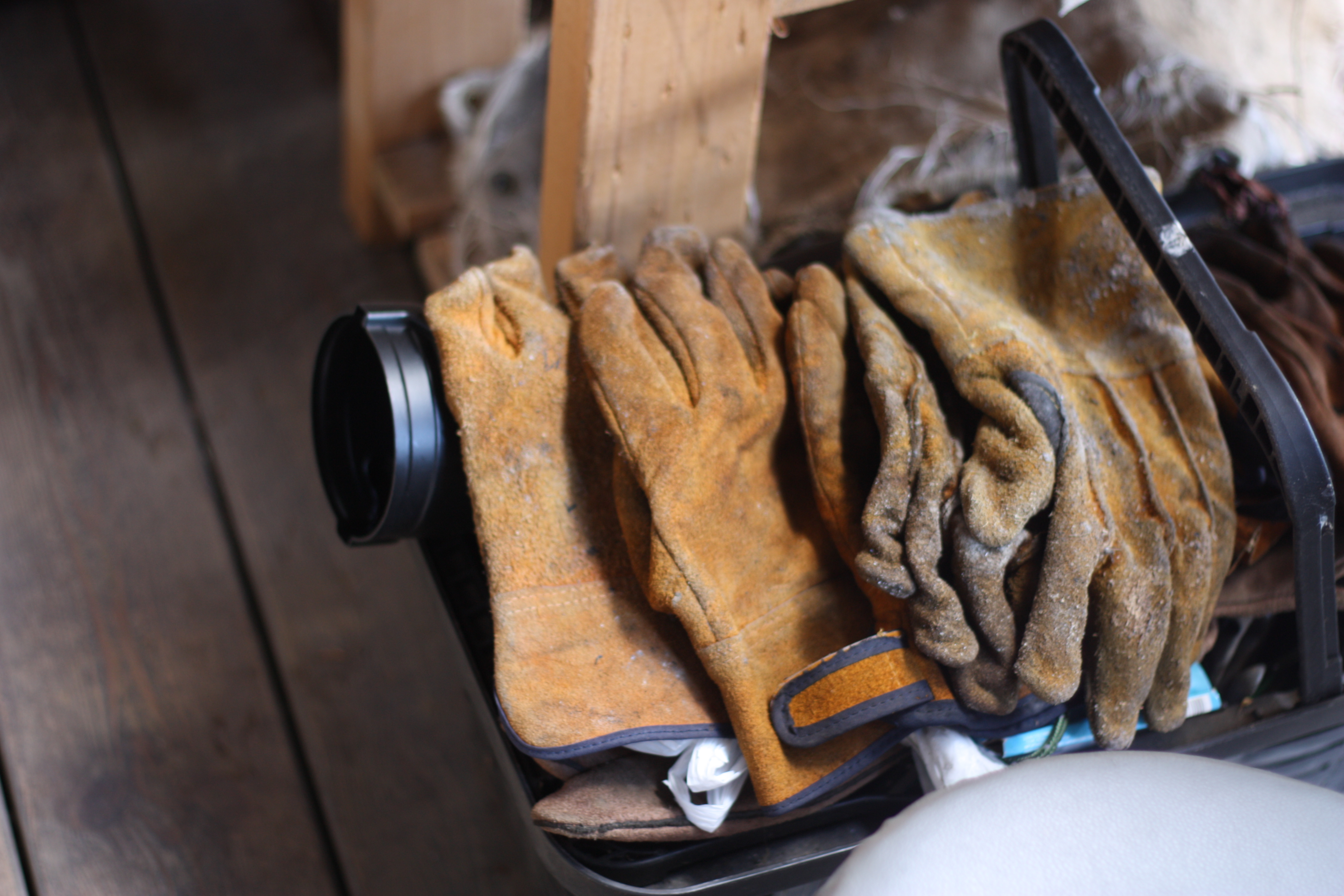 【おすすめ】耐熱性キャンプグローブは、焚き火やブッシュクラフトに最強の道具。