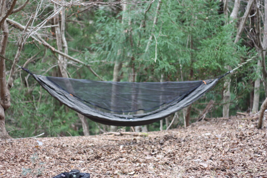 筆者の吊り下げ式ハンモック