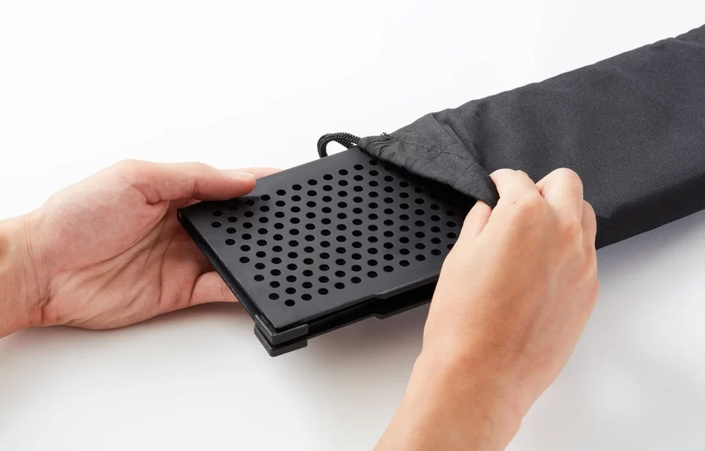 東京クラフトのジカテーブル2は、専用ケースを付属する。