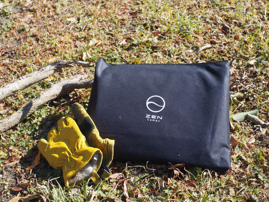 筆者の焚き火台 NT FIRE STANDとグローブ、とものZEN Camps