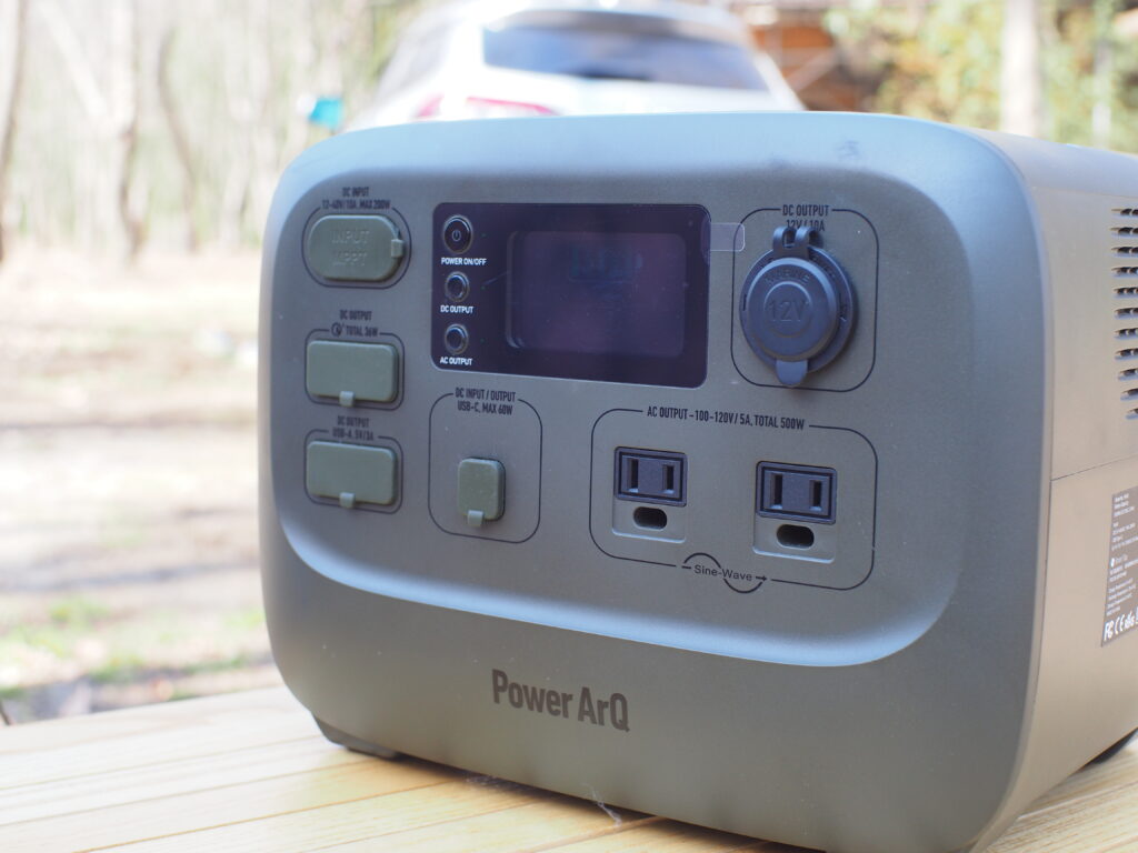 ACコンセントや出力ポート（USB・DC）の数を確認する