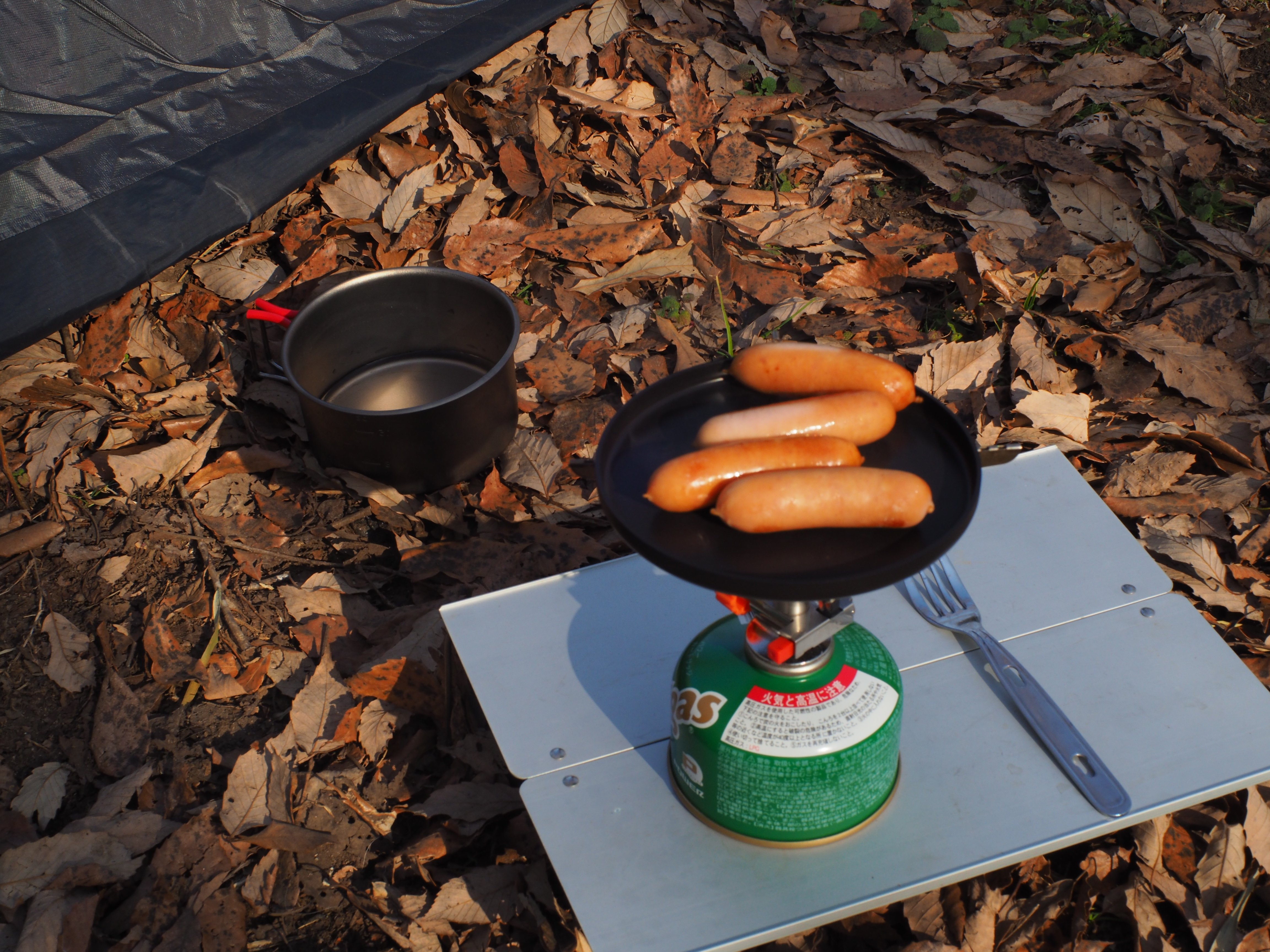 ガスカートリッジ（OD缶）を燃料とした筆者のシングルバーナーです。