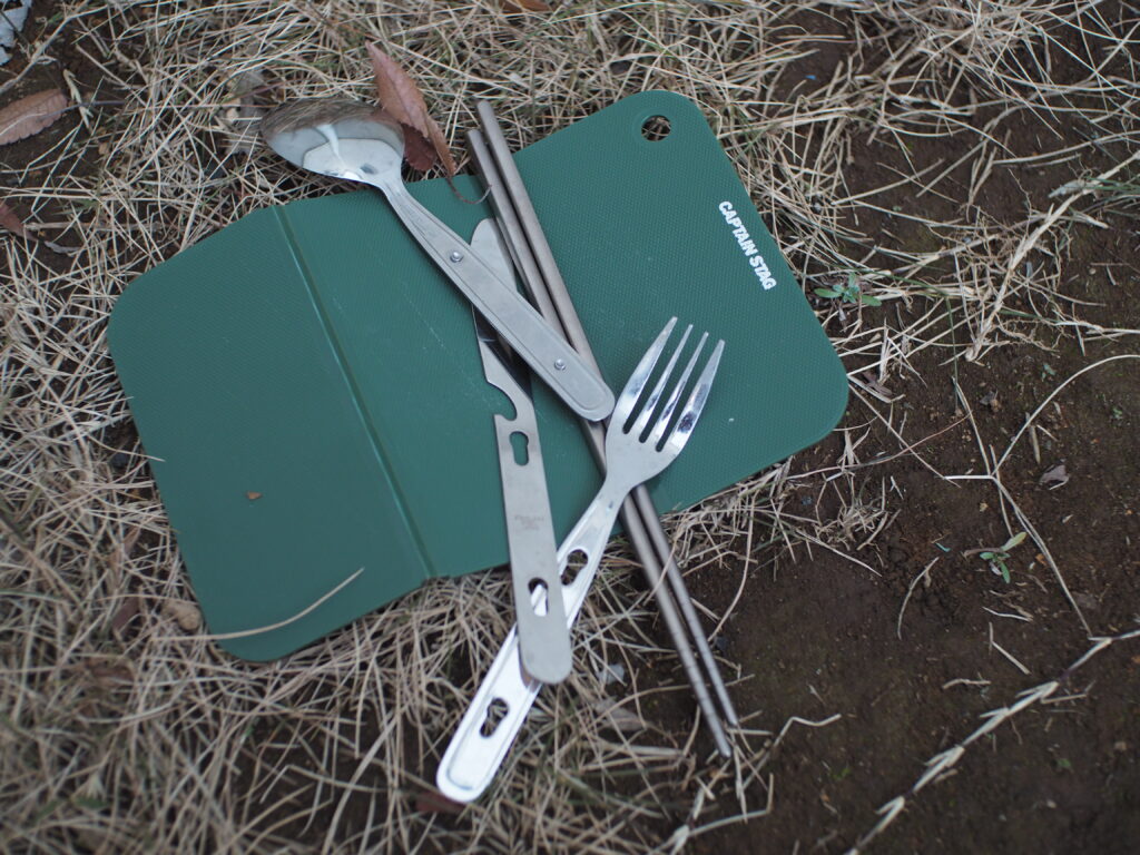 筆者のアウトドア用カッティングボード