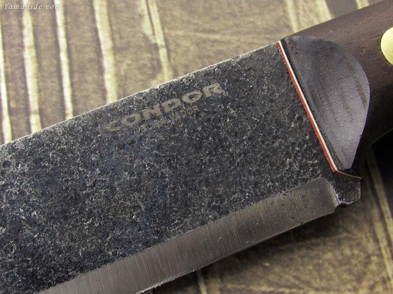 ブレードには、1095 ハイカーボン鋼を採用。